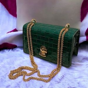 Green Chain Crossbody